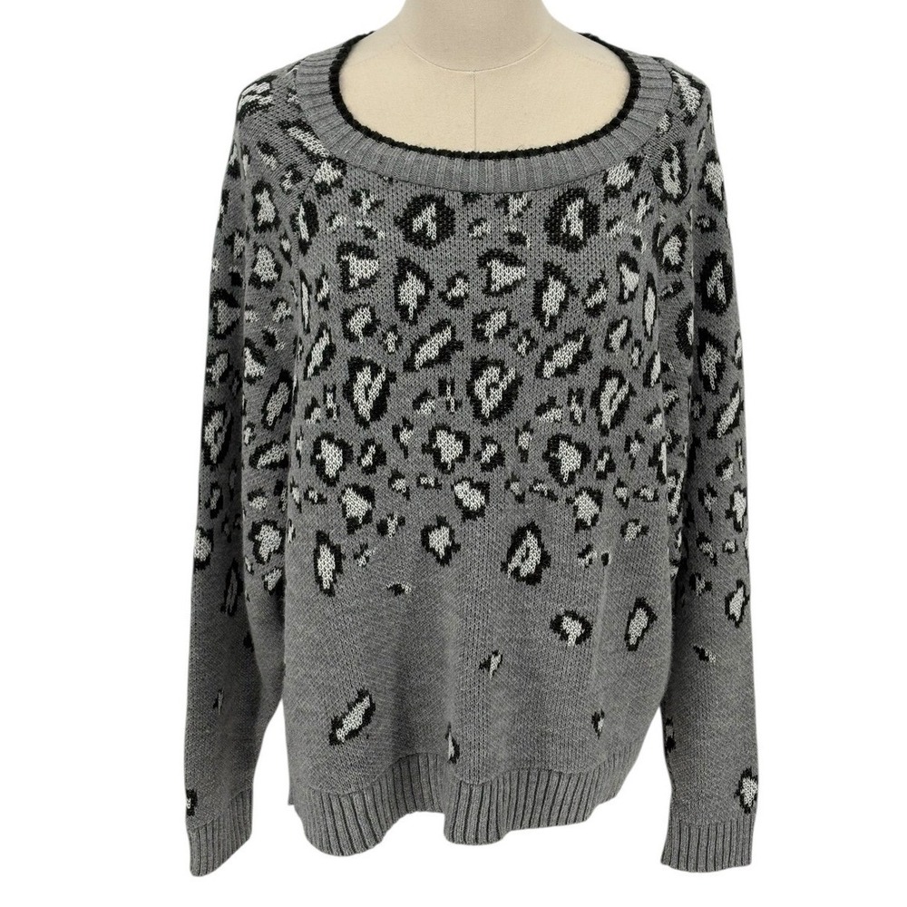 Unbranded Gray Leopard Print Long Sleeve Sweater Scoop Neck (Est Size L/XL)